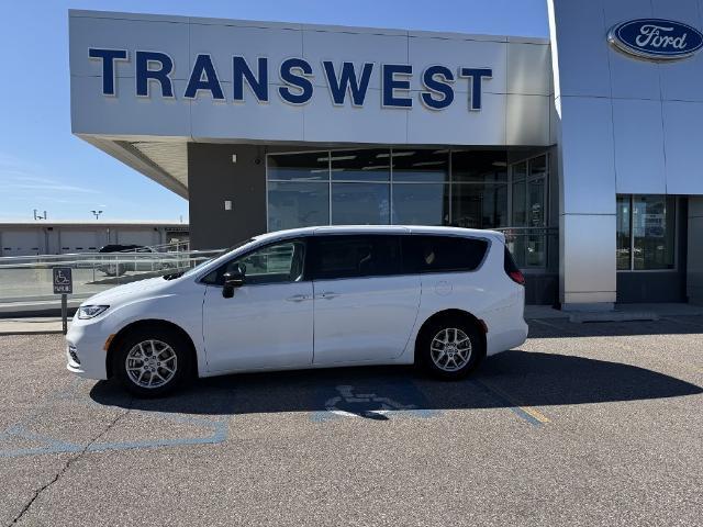 2024 Chrysler Pacifica - $23,878