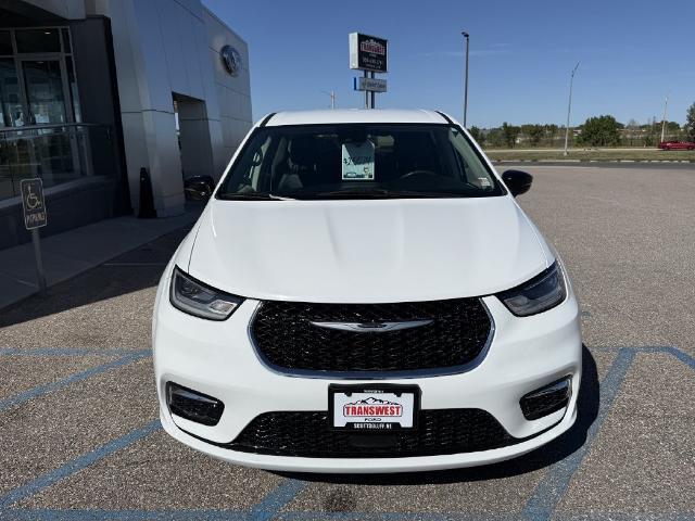 2024 Chrysler Pacifica - $23,878