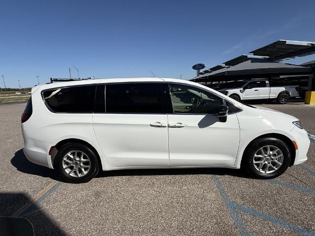 2024 Chrysler Pacifica - $23,878