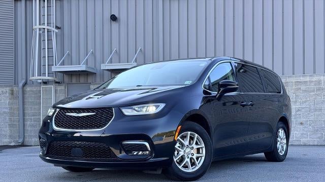 Preowned 2024 Chrysler Pacifica Touring L for Sale