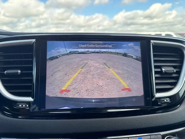 2024 Chrysler Pacifica - $19,400