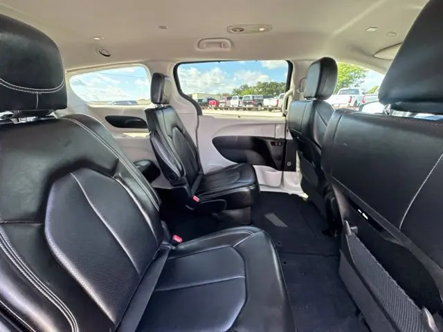 2024 Chrysler Pacifica - $19,400