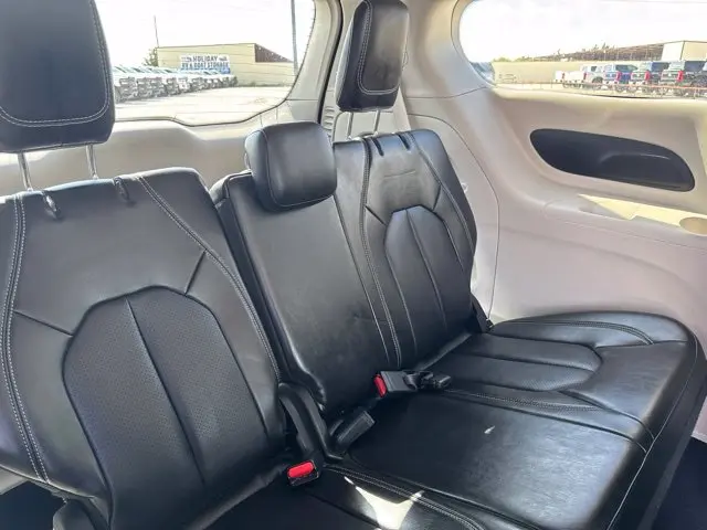 2024 Chrysler Pacifica - $19,400