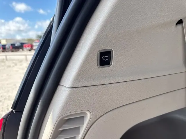 2024 Chrysler Pacifica - $19,400
