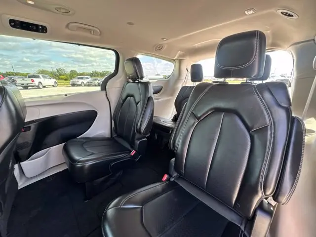2024 Chrysler Pacifica - $19,400
