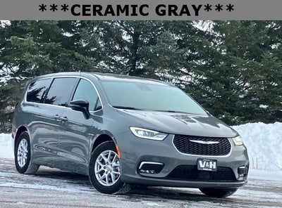 2025 Chrysler Pacifica Select 4DR Mini-Van