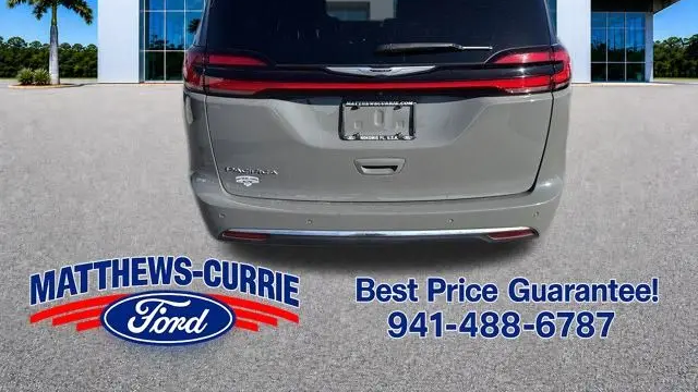 2025 Chrysler Pacifica Select