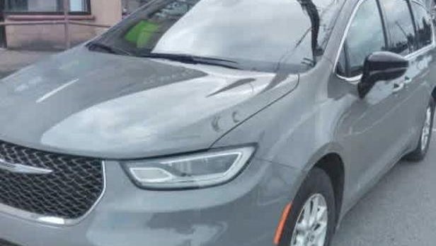 Preowned 2025 Chrysler Pacifica Select for Sale