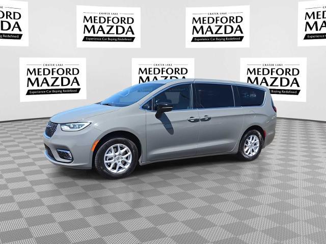 2025 Chrysler Pacifica - $24,735