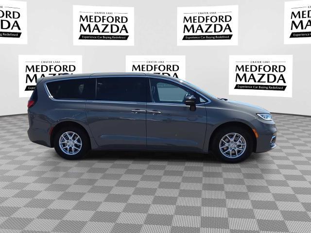 2025 Chrysler Pacifica - $24,735
