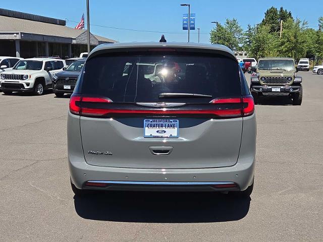2025 Chrysler Pacifica - $24,735