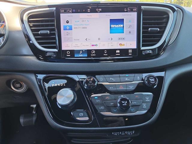 2025 Chrysler Pacifica - $24,735