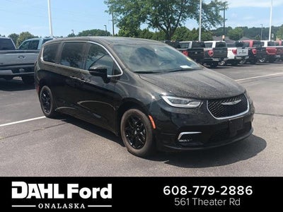 Photo of a 2025 Chrysler Pacifica Select 4DR Mini-Van for sale