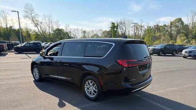 Preowned 2025 Chrysler Pacifica Select for Sale