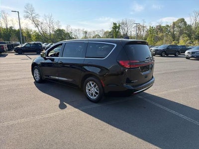 2025 Chrysler Pacifica Select 4DR Mini-Van