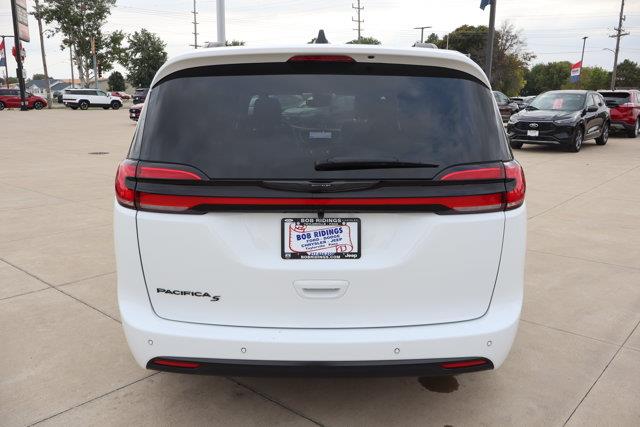 2026 Chrysler Pacifica - $32,990