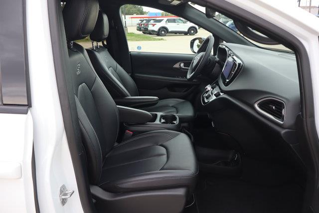 2026 Chrysler Pacifica - $32,990
