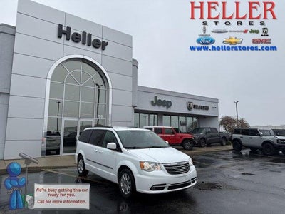 Photo of a 2014 Chrysler Town And Country Touring 4DR Mini-Van for sale