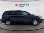 2015 Town and Country Thumbnail 10