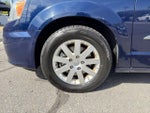 2015 Town and Country Thumbnail 13