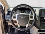 2015 Town and Country Thumbnail 15