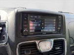 2015 Town and Country Thumbnail 22