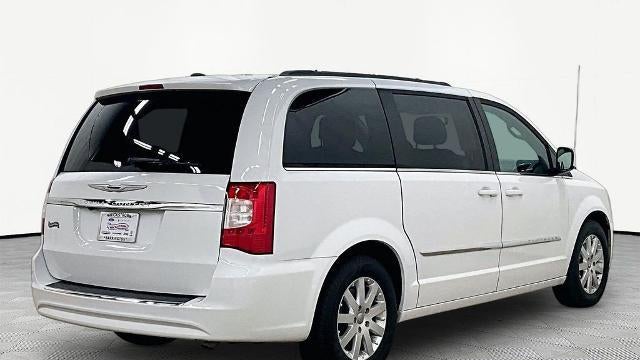 2016 Chrysler Town and Country Touring