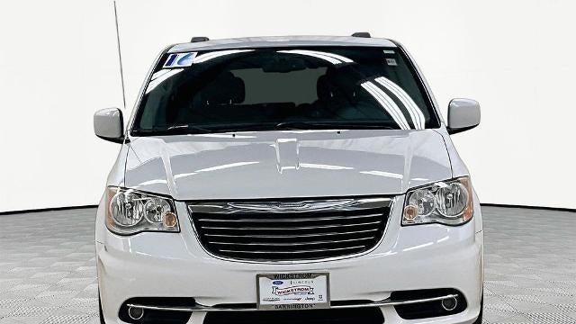 2016 Chrysler Town and Country Touring