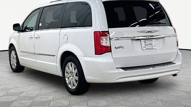 2016 Chrysler Town and Country Touring