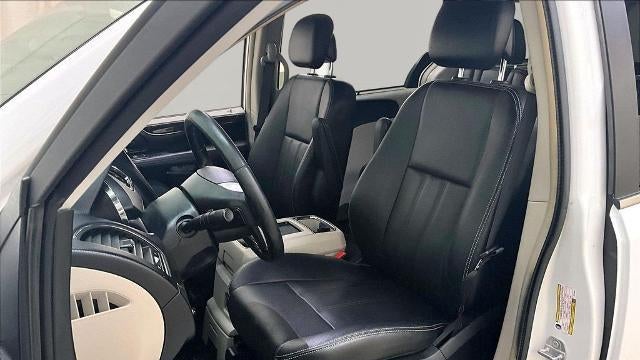 2016 Chrysler Town and Country Touring