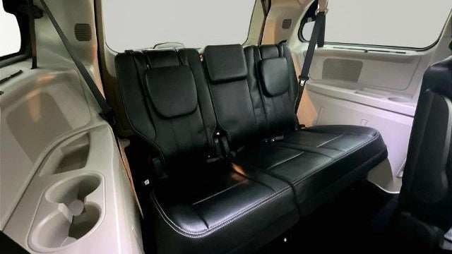 2016 Chrysler Town and Country Touring
