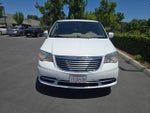 2016 Town and Country Thumbnail 2