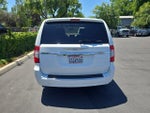 2016 Town and Country Thumbnail 4