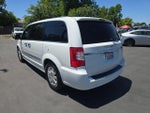 2016 Town and Country Thumbnail 5