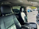 2016 Town and Country Thumbnail 28