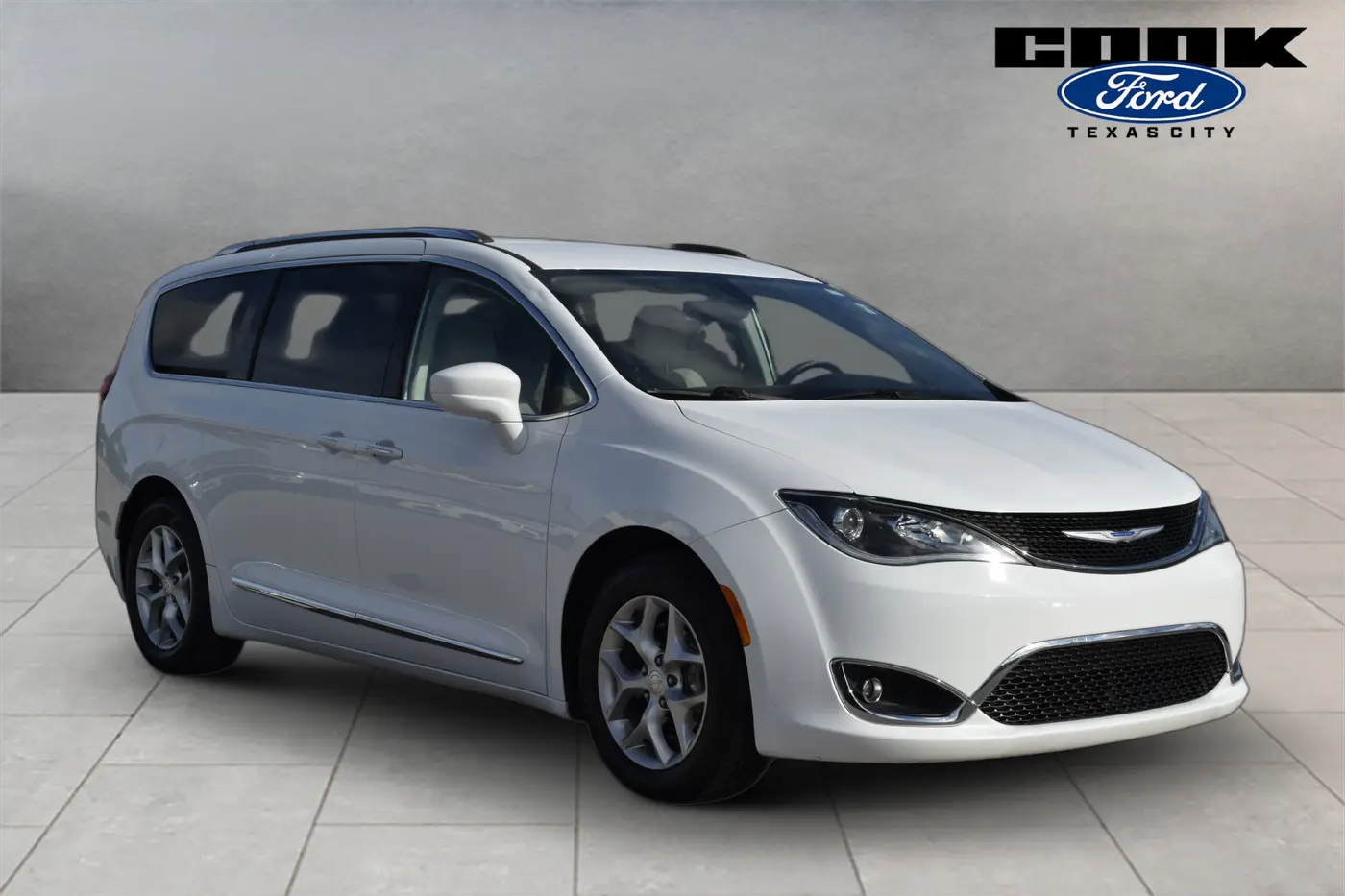 2019 Chrysler Pacifica - $14,725