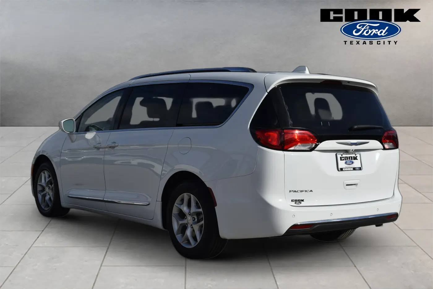 2019 Chrysler Pacifica - $14,725