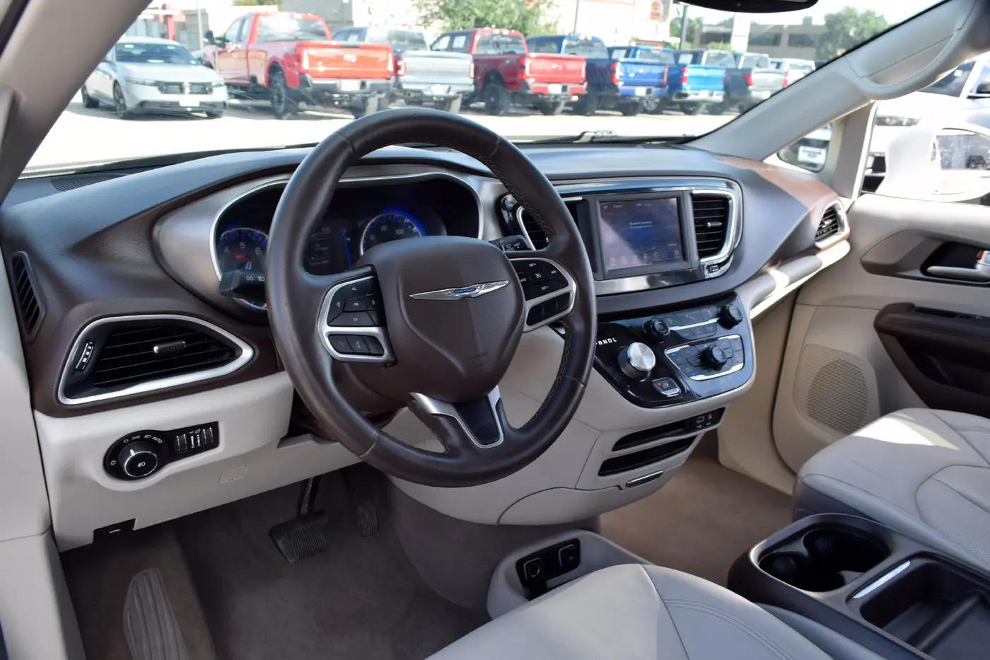 2019 Chrysler Pacifica - $14,725