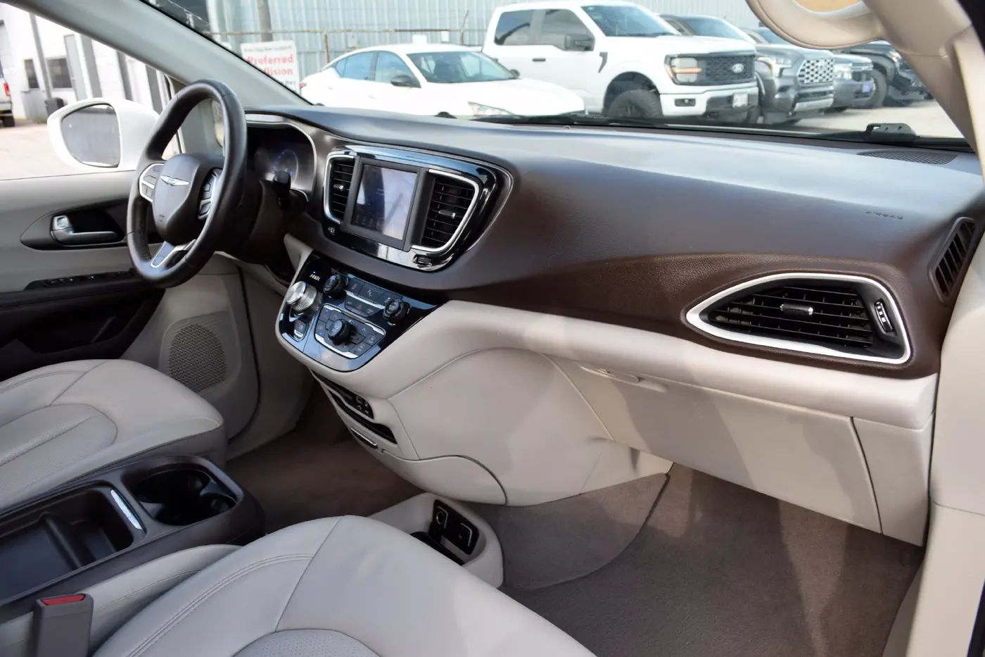 2019 Chrysler Pacifica - $14,725