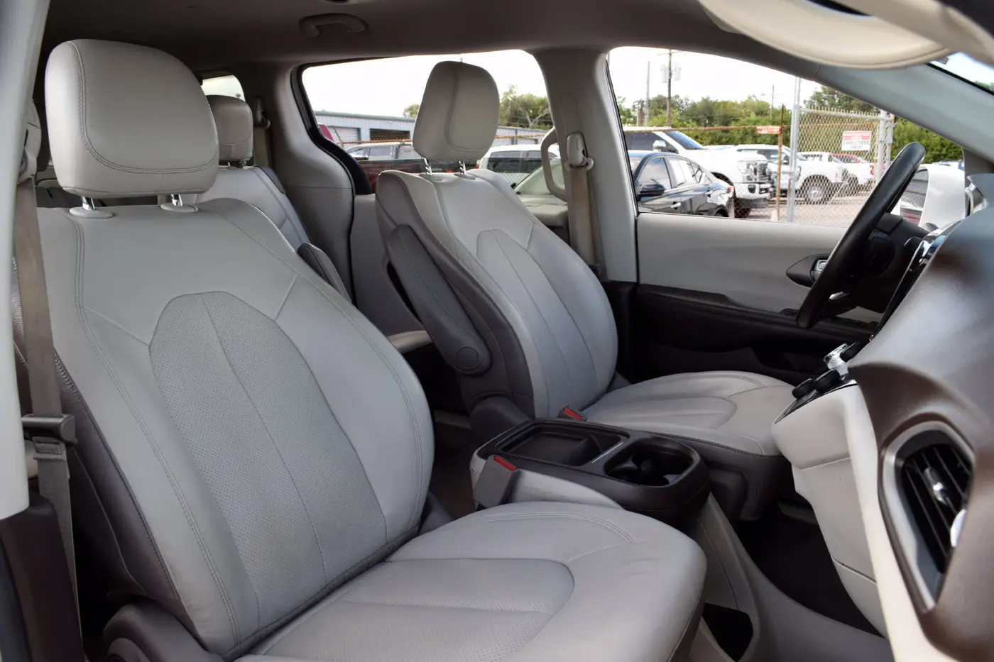2019 Chrysler Pacifica - $14,725