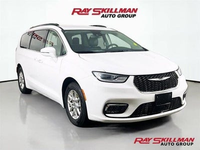 Photo of a 2022 Chrysler Pacifica Touring L 4DR Mini-Van for sale