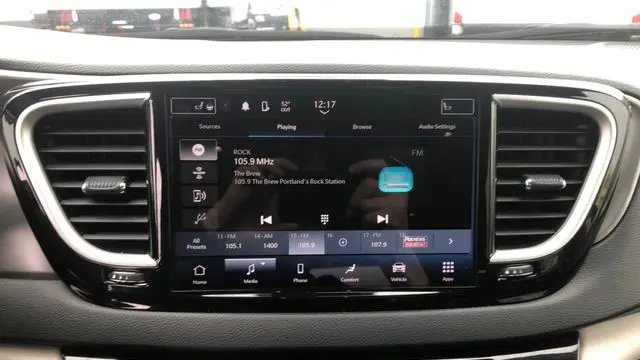 2023 Chrysler Pacifica Touring L