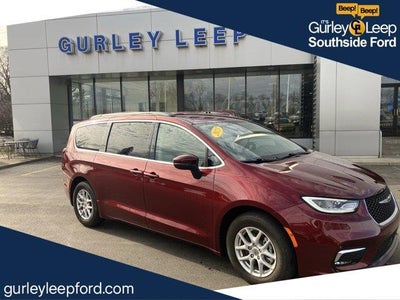 Photo of a 2023 Chrysler Pacifica Touring L 4DR Mini-Van for sale