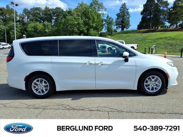 2023 Chrysler Pacifica - $19,977