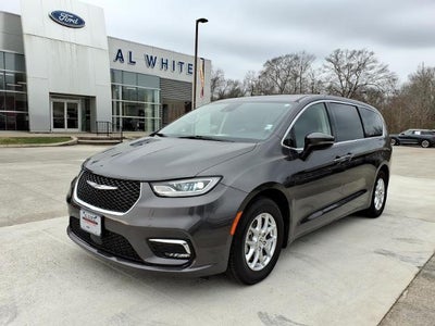 Photo of a 2023 Chrysler Pacifica Touring L 4DR Mini-Van for sale