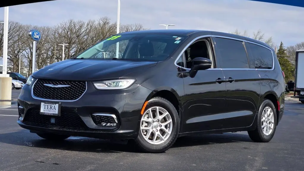 Preowned 2023 Chrysler Pacifica Touring L for Sale