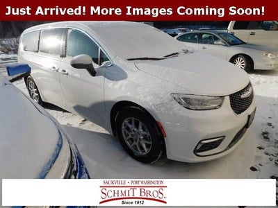 Photo of a 2023 Chrysler Pacifica Touring L 4DR Mini-Van for sale