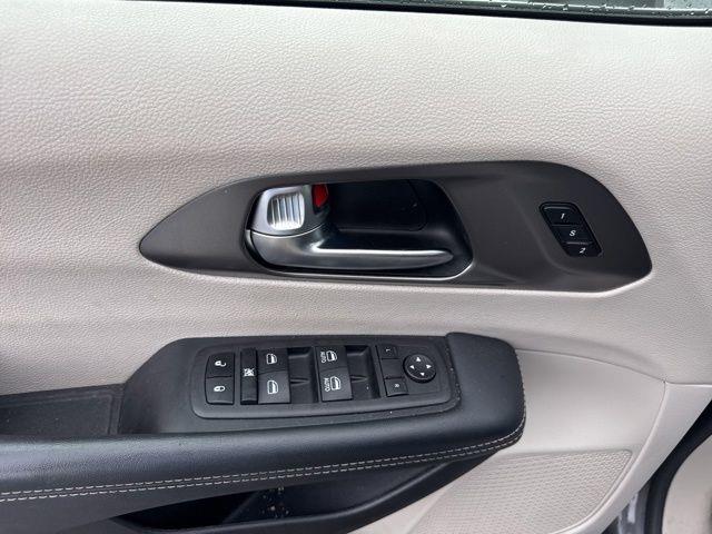2023 Chrysler Pacifica - $20,999