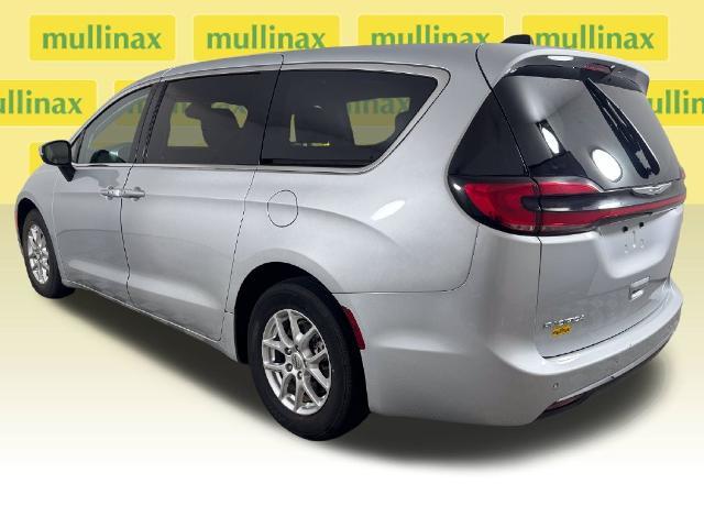 2023 Chrysler Pacifica - $19,500