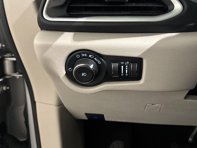 2023 Chrysler Pacifica - $19,500